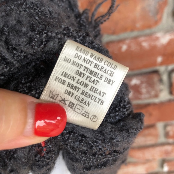 Very J charcoal gray long sleeve sweater size medium - Picture 7 of 7